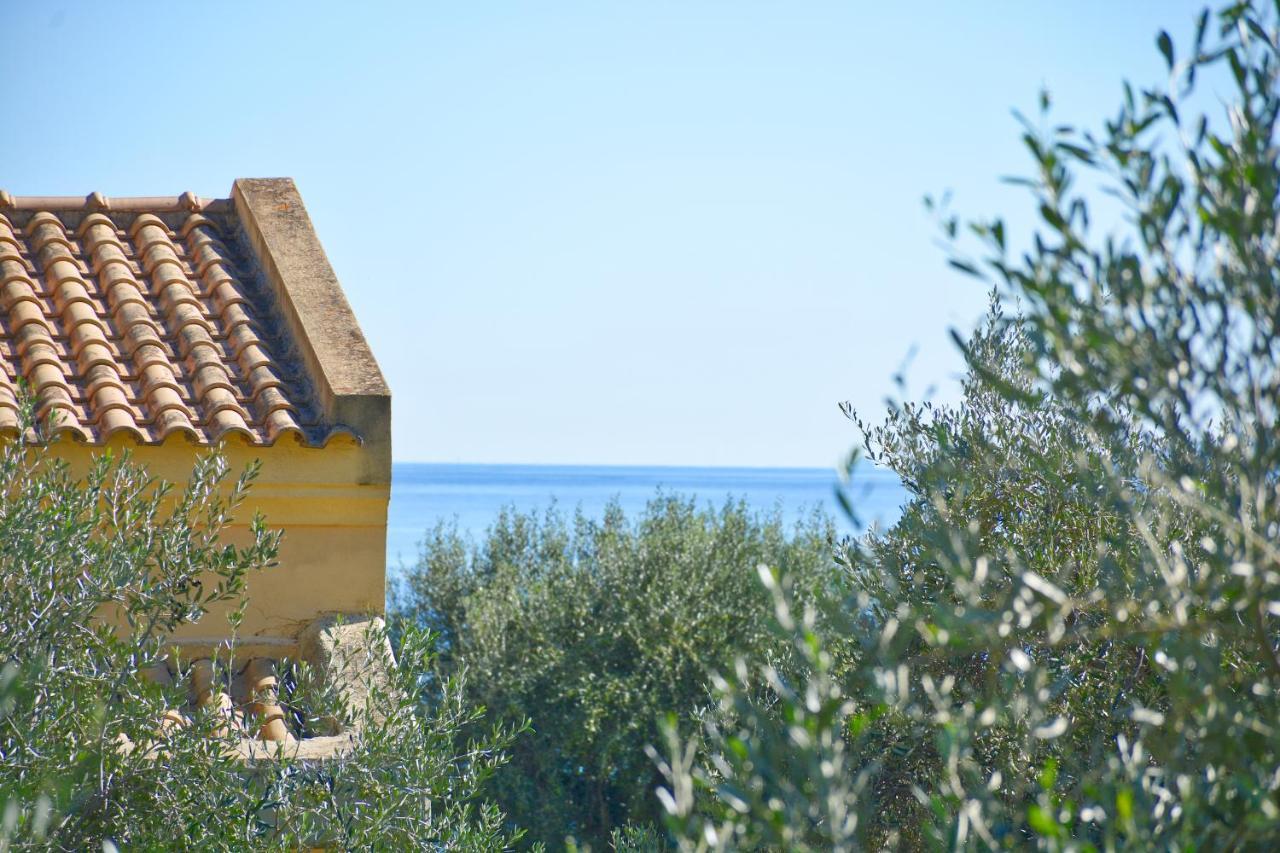 Pebbles And Sea At Barbati With Shared Pool Appartement Buitenkant foto